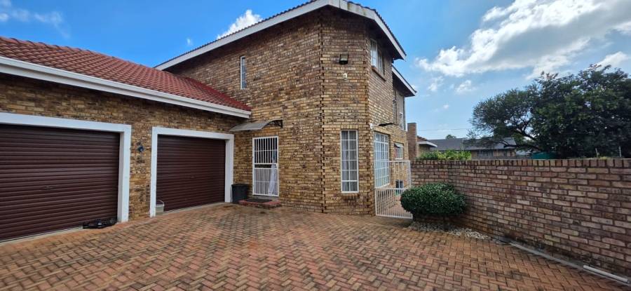 4 Bedroom Property for Sale in Miederpark North West